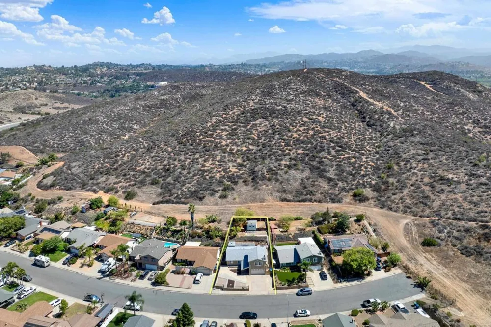 2415 Trace Spring Valley, CA 91978