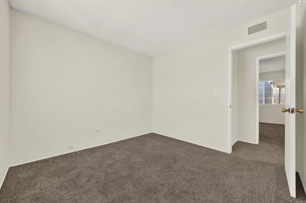 2415 Trace Spring Valley, CA 91978