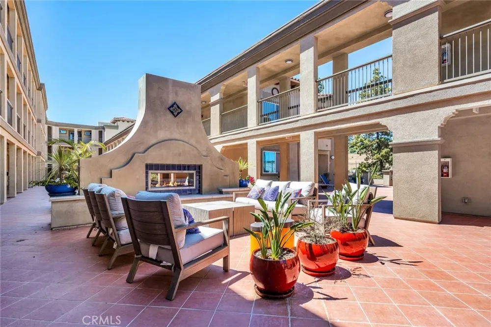 927 Deep Valley #308 Rolling Hills Estates, CA 90274