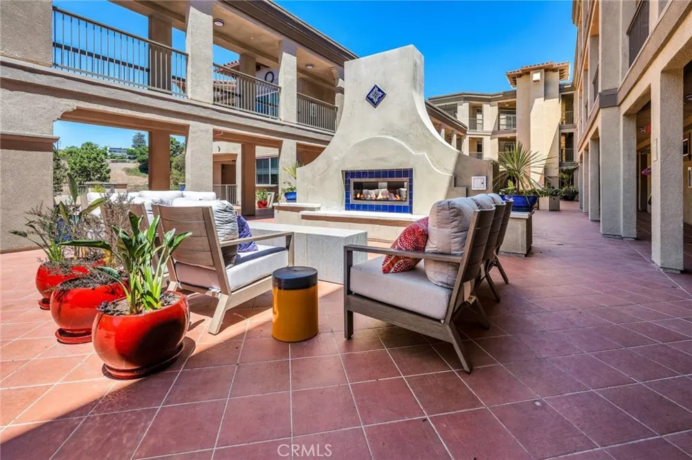 927 Deep Valley #308 Rolling Hills Estates, CA 90274