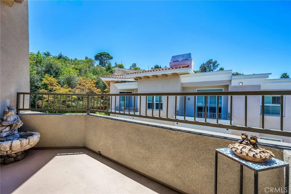 927 Deep Valley #308 Rolling Hills Estates, CA 90274