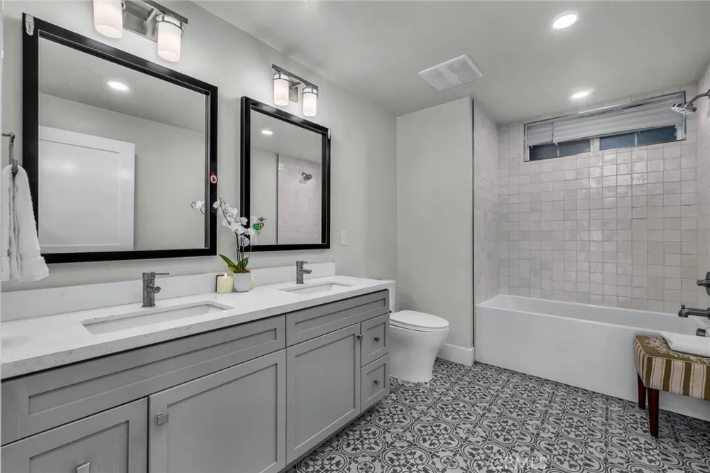 927 Deep Valley #308 Rolling Hills Estates, CA 90274