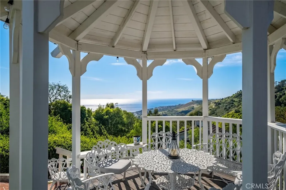 5 Quail Ridge S Rolling Hills, CA 90274