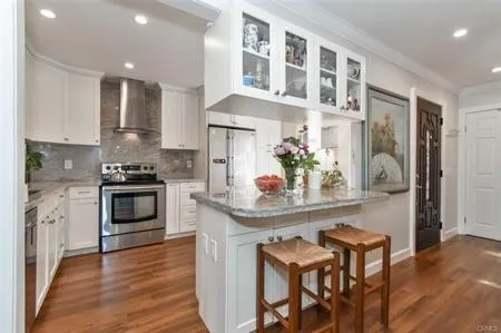 32 Seaview Drive Rolling Hills Estates, CA 90274