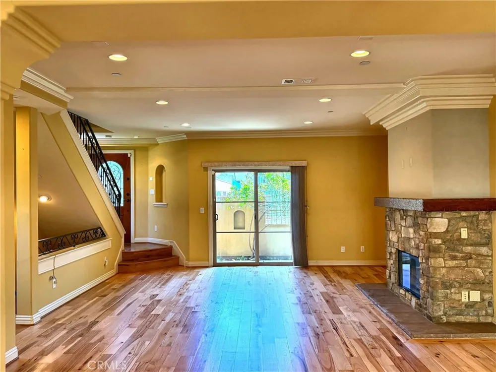 706 S Pacific Coast #E Redondo Beach, CA 90277