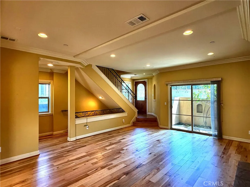 706 S Pacific Coast #E Redondo Beach, CA 90277
