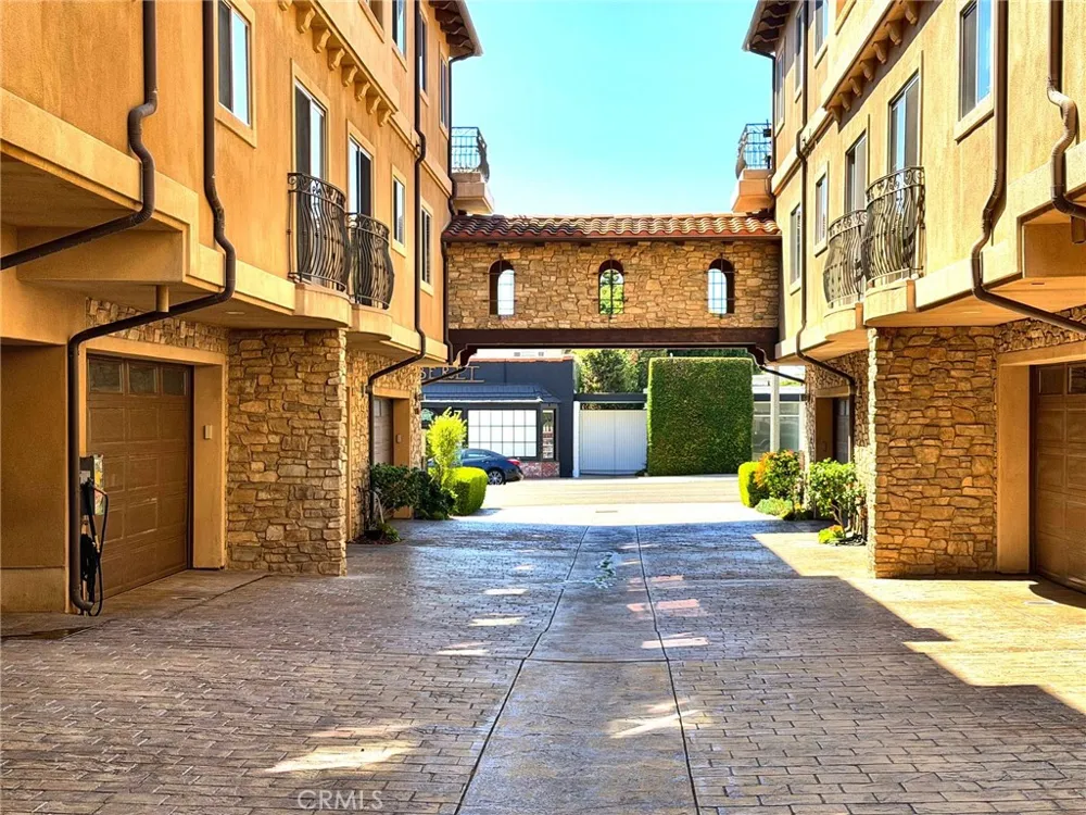 706 S Pacific Coast #E Redondo Beach, CA 90277