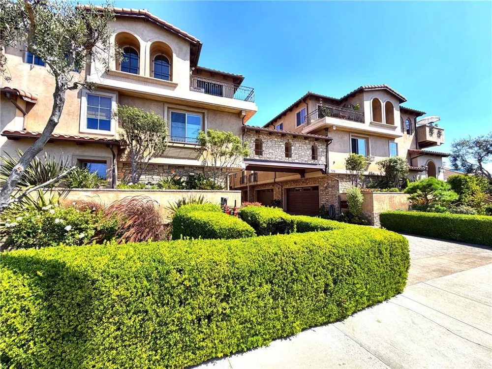 706 S Pacific Coast #E Redondo Beach, CA 90277