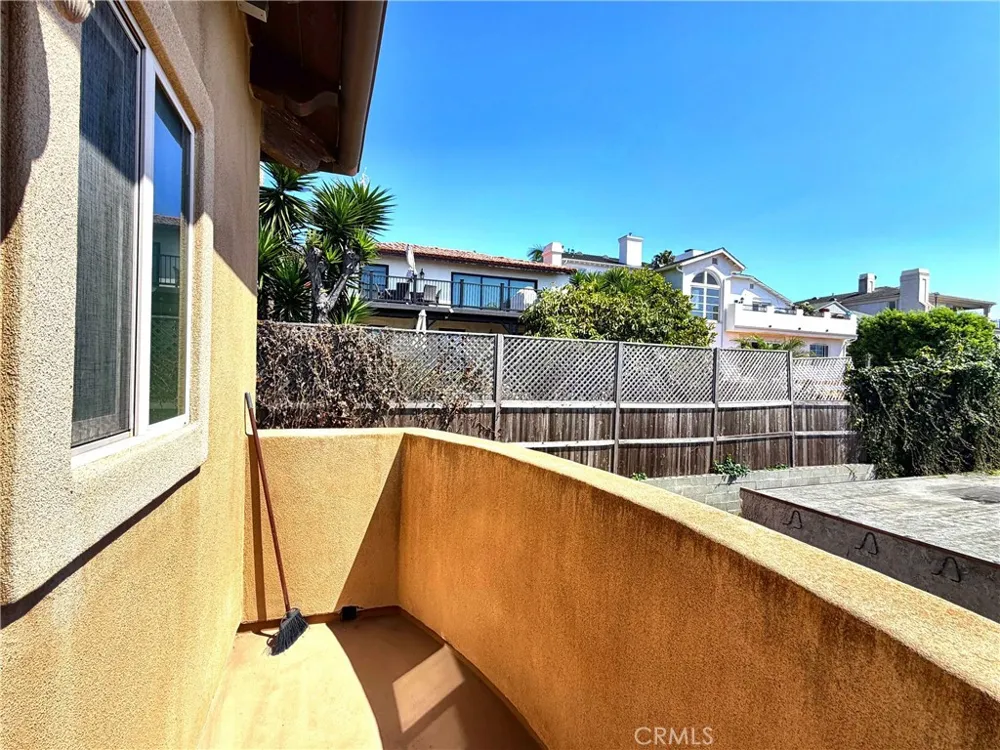 706 S Pacific Coast #E Redondo Beach, CA 90277