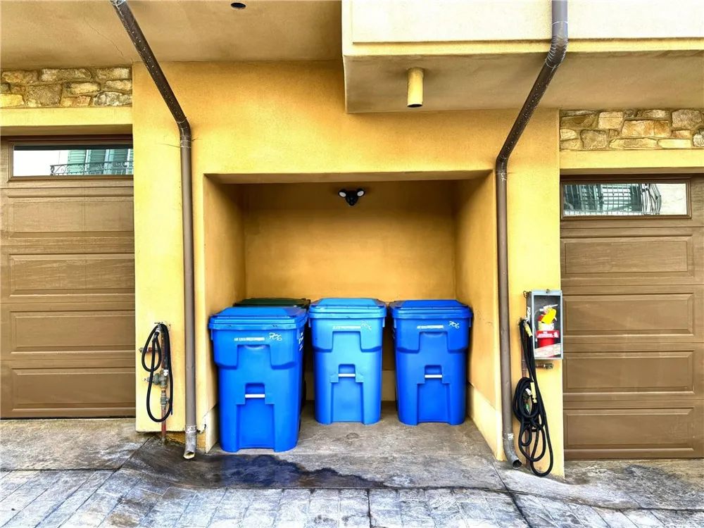 706 S Pacific Coast #E Redondo Beach, CA 90277
