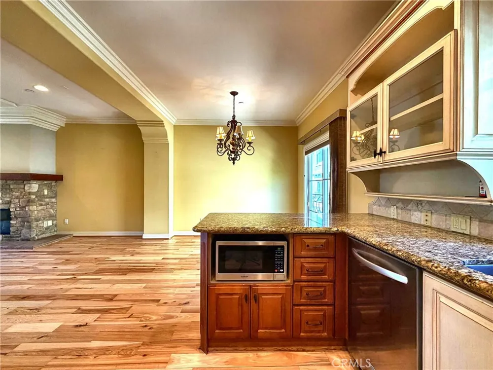 706 S Pacific Coast #E Redondo Beach, CA 90277