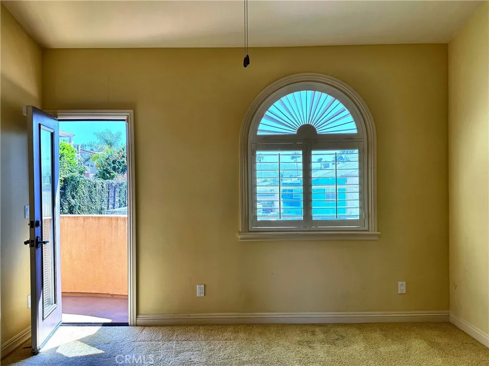 706 S Pacific Coast #E Redondo Beach, CA 90277
