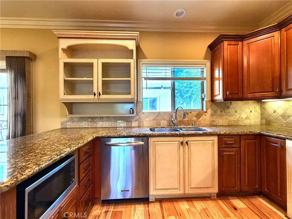 706 S Pacific Coast #E Redondo Beach, CA 90277