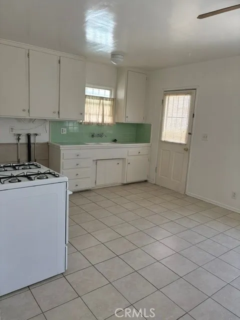 2313 246th Place Lomita, CA 90717