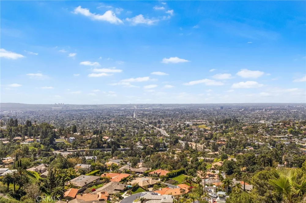 10219 Sunrise Lane North Tustin, CA 92705
