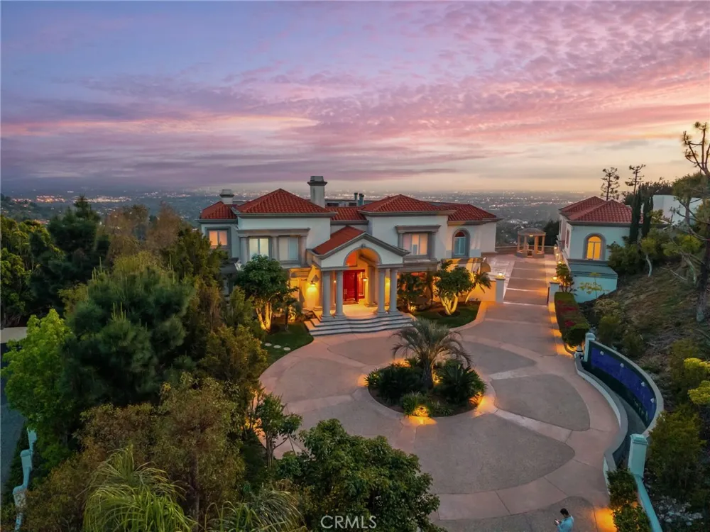 10219 Sunrise Lane North Tustin, CA 92705