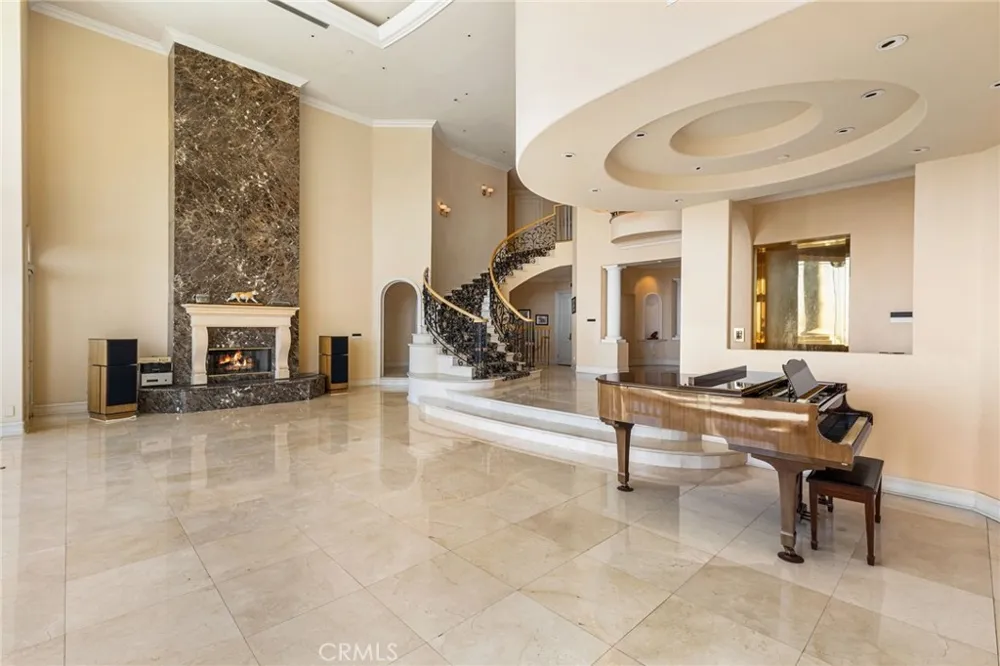 10219 Sunrise Lane North Tustin, CA 92705
