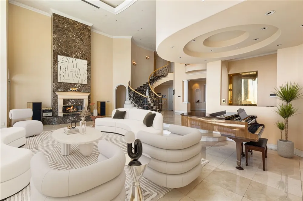 10219 Sunrise Lane North Tustin, CA 92705