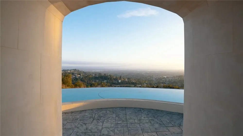 10219 Sunrise Lane North Tustin, CA 92705