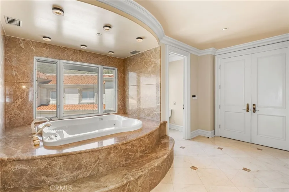 10219 Sunrise Lane North Tustin, CA 92705