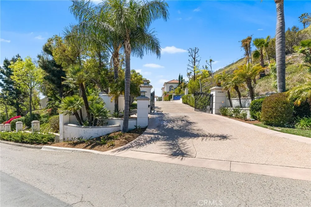 10219 Sunrise Lane North Tustin, CA 92705