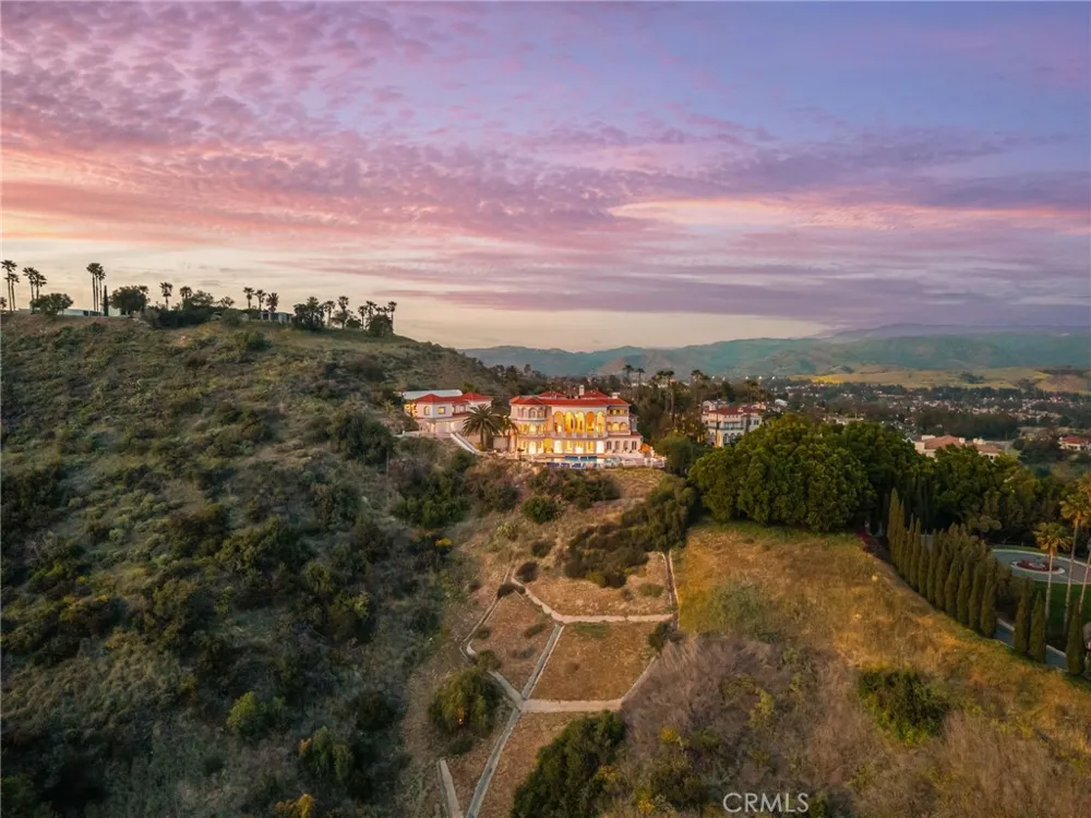 10219 Sunrise Lane North Tustin, CA 92705