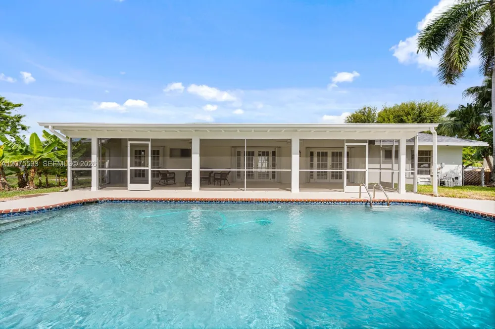 18465 SW 89th Ct Cutler Bay, FL 33157