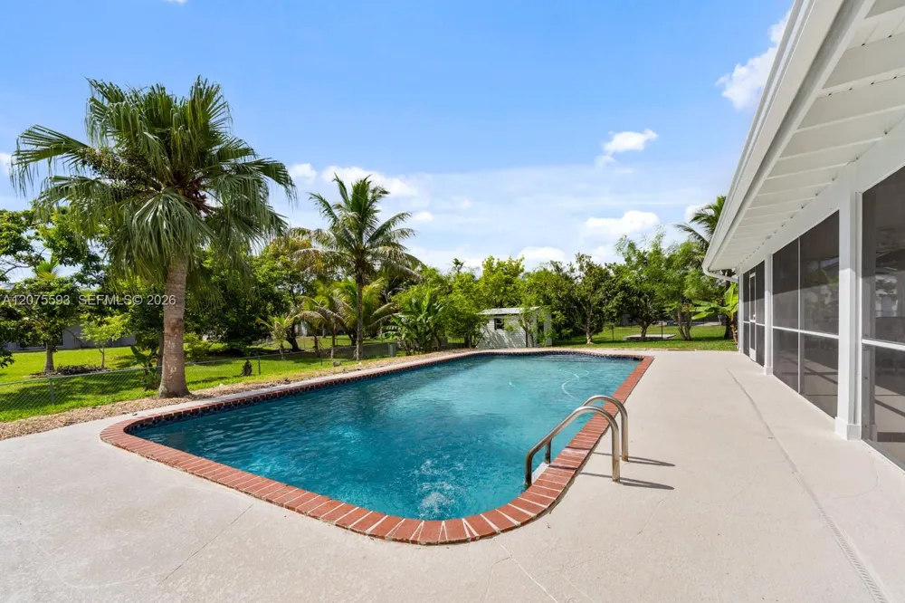 18465 SW 89th Ct Cutler Bay, FL 33157