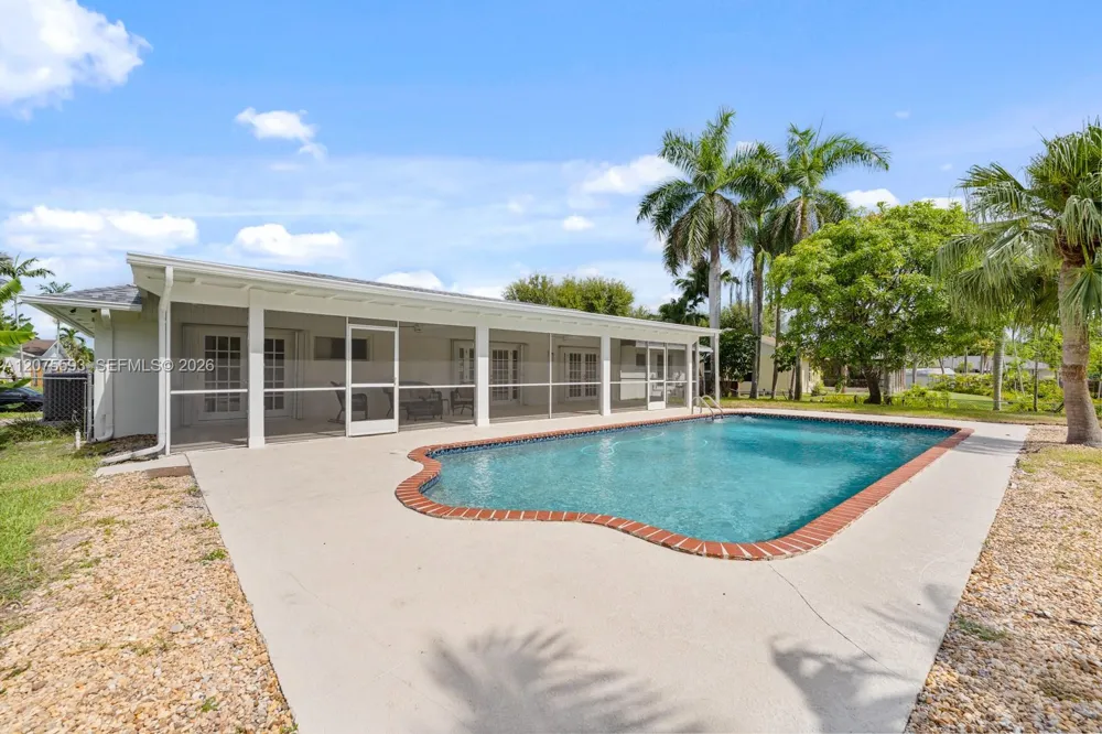 18465 SW 89th Ct Cutler Bay, FL 33157