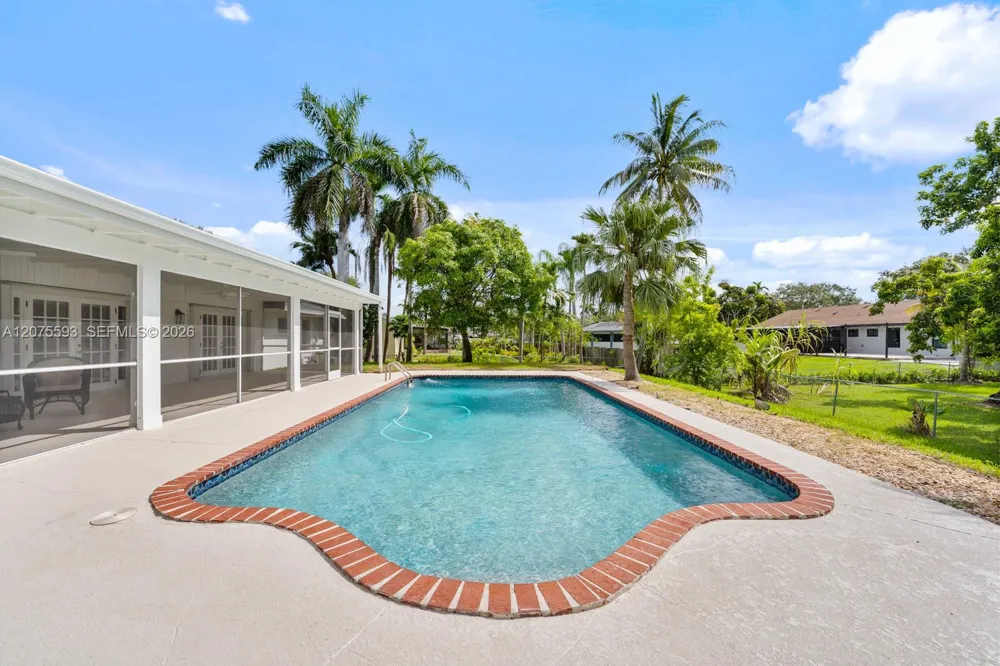 18465 SW 89th Ct Cutler Bay, FL 33157