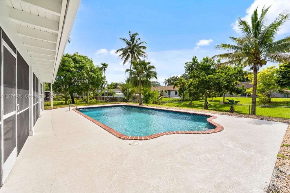 18465 SW 89th Ct Cutler Bay, FL 33157