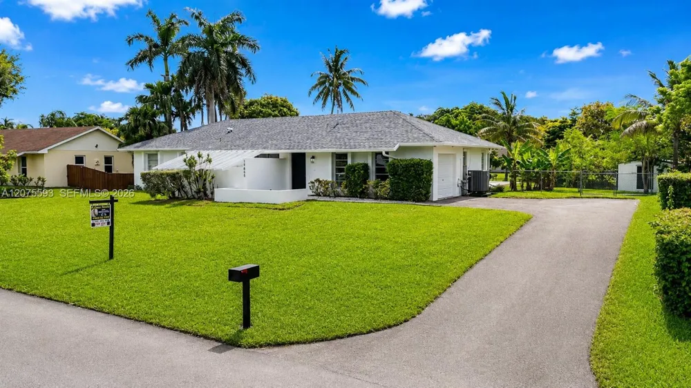18465 SW 89th Ct Cutler Bay, FL 33157