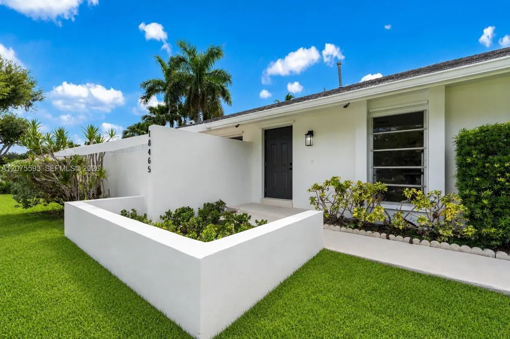 18465 SW 89th Ct Cutler Bay, FL 33157