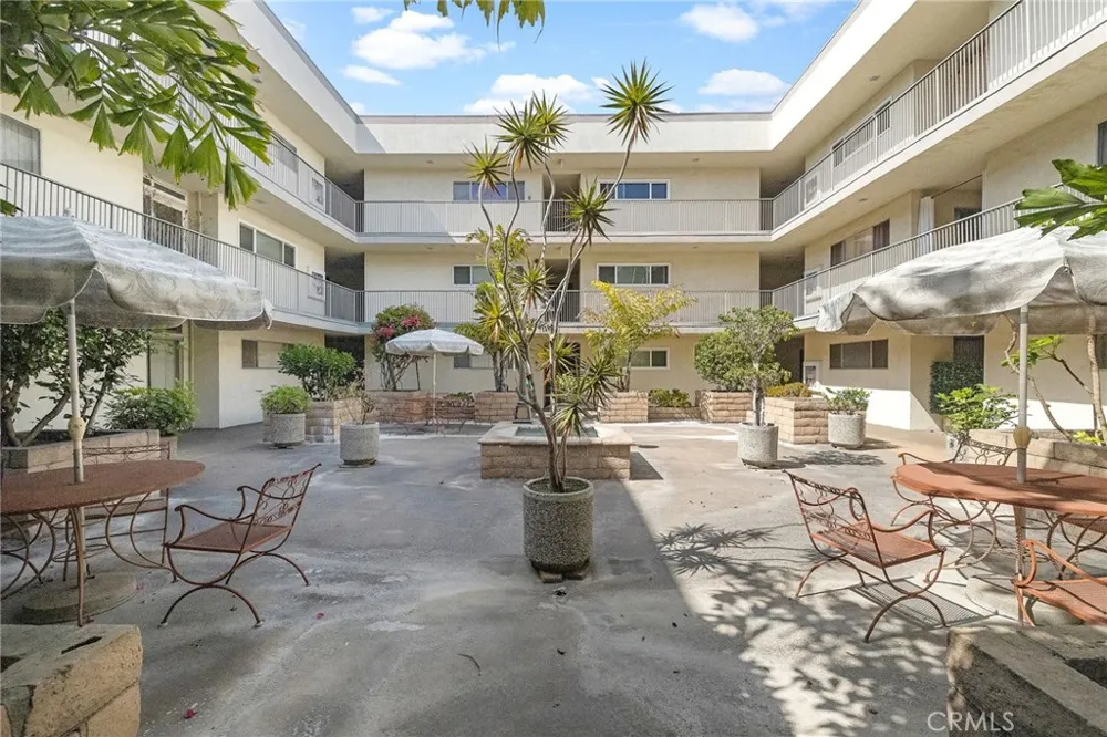 1187 E 3rd #202 Long Beach, CA 90802