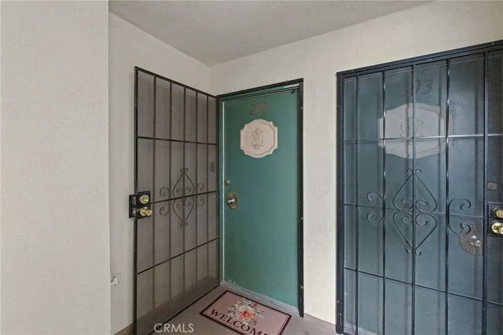 1187 E 3rd #202 Long Beach, CA 90802