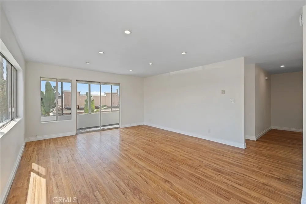 1187 E 3rd #202 Long Beach, CA 90802