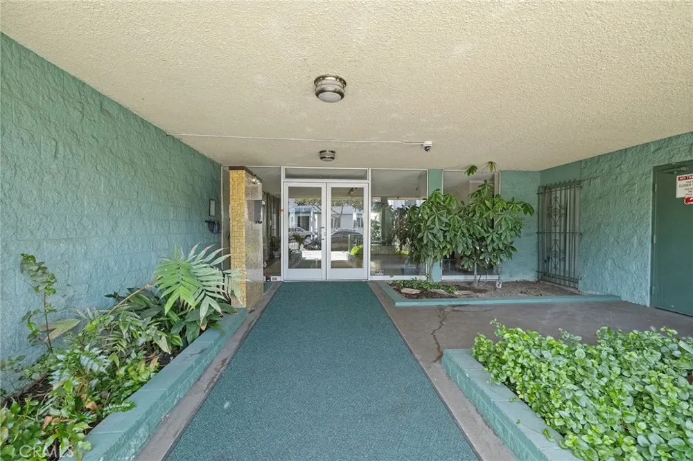 1187 E 3rd #202 Long Beach, CA 90802