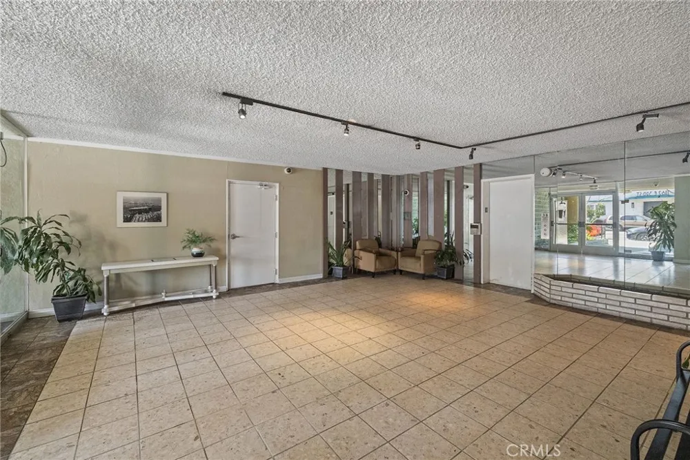 1187 E 3rd #202 Long Beach, CA 90802