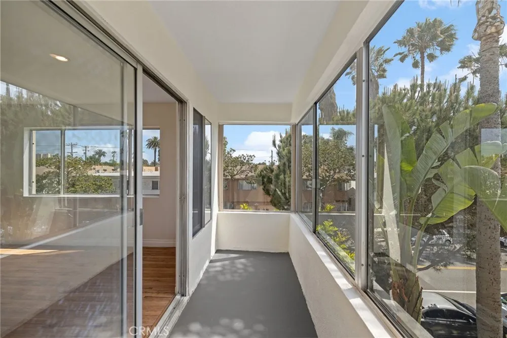 1187 E 3rd #202 Long Beach, CA 90802