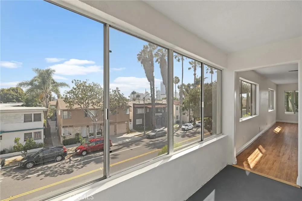 1187 E 3rd #202 Long Beach, CA 90802