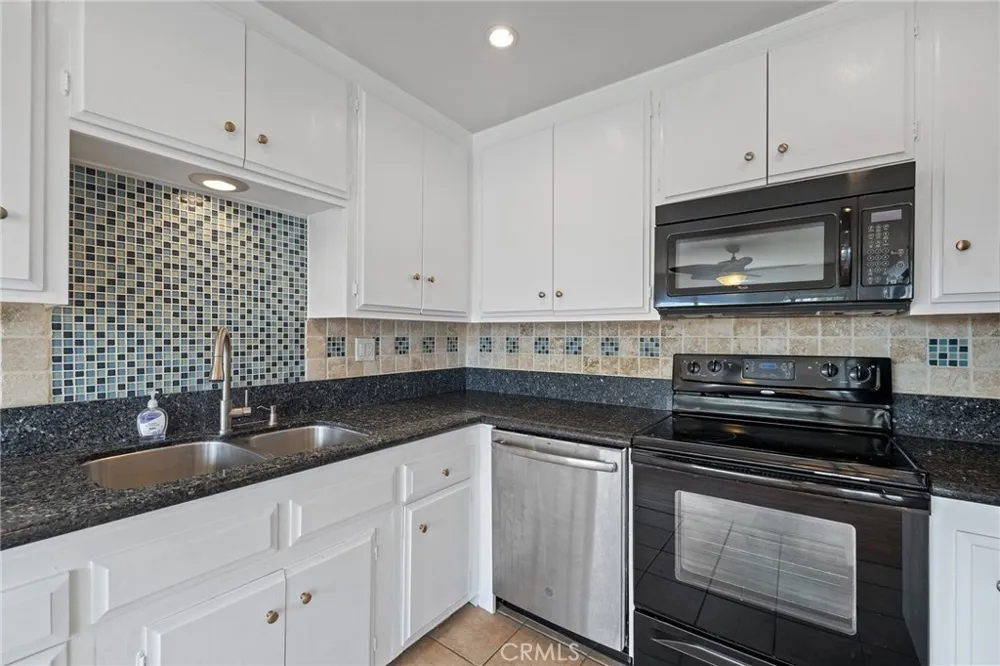 1187 E 3rd #202 Long Beach, CA 90802