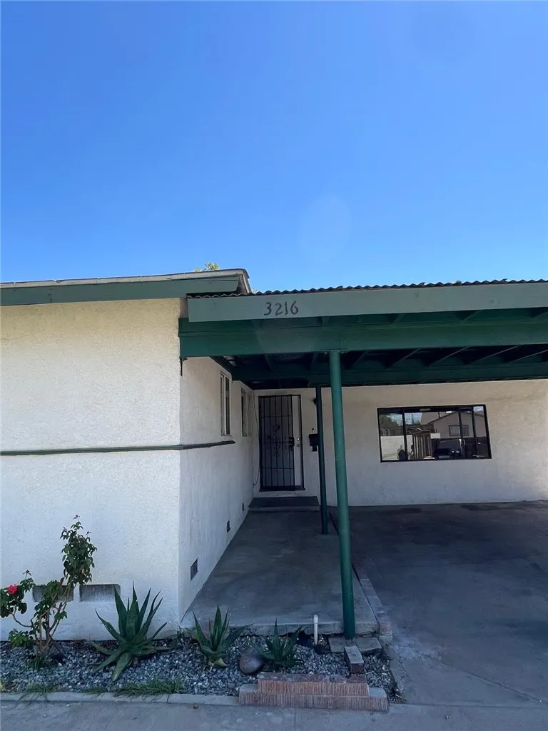 3216 Laurel Bakersfield, CA 93304