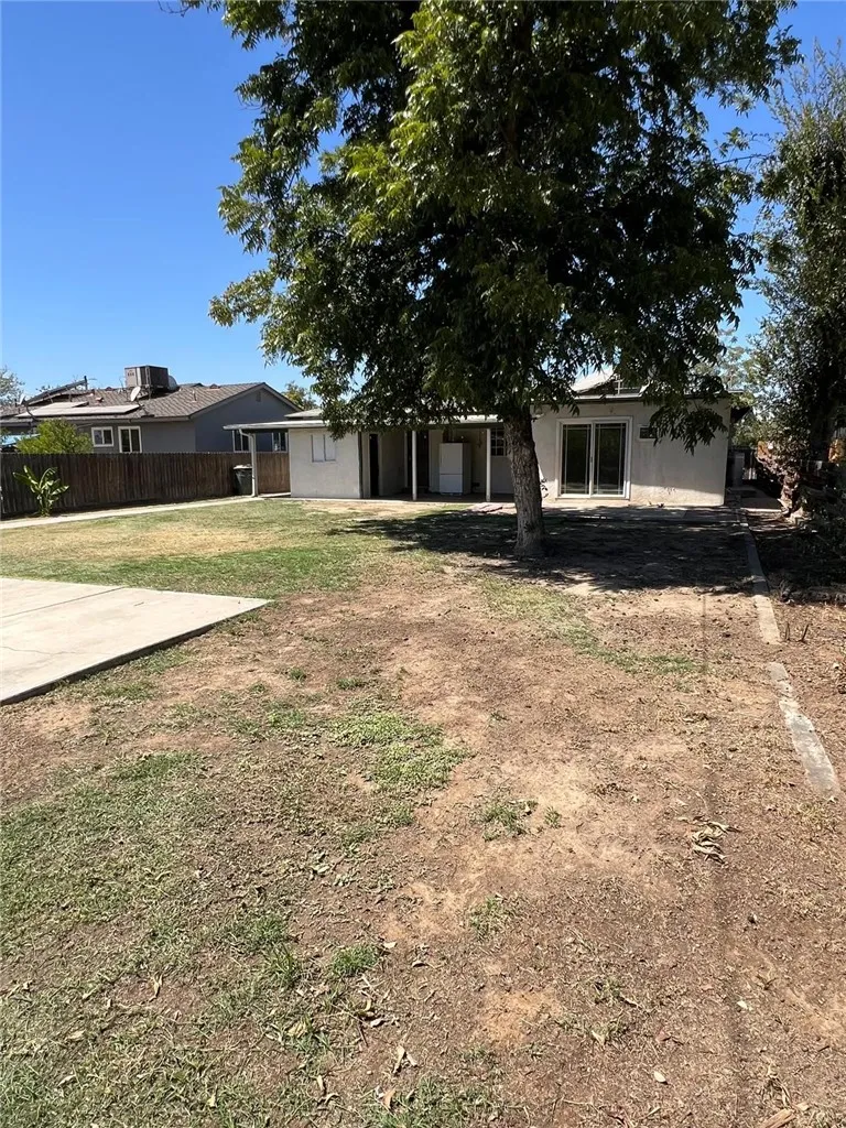 3216 Laurel Bakersfield, CA 93304