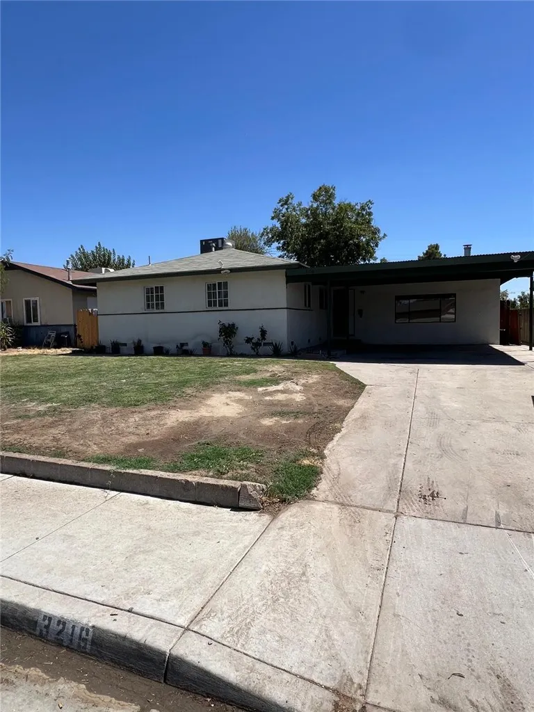 3216 Laurel Bakersfield, CA 93304