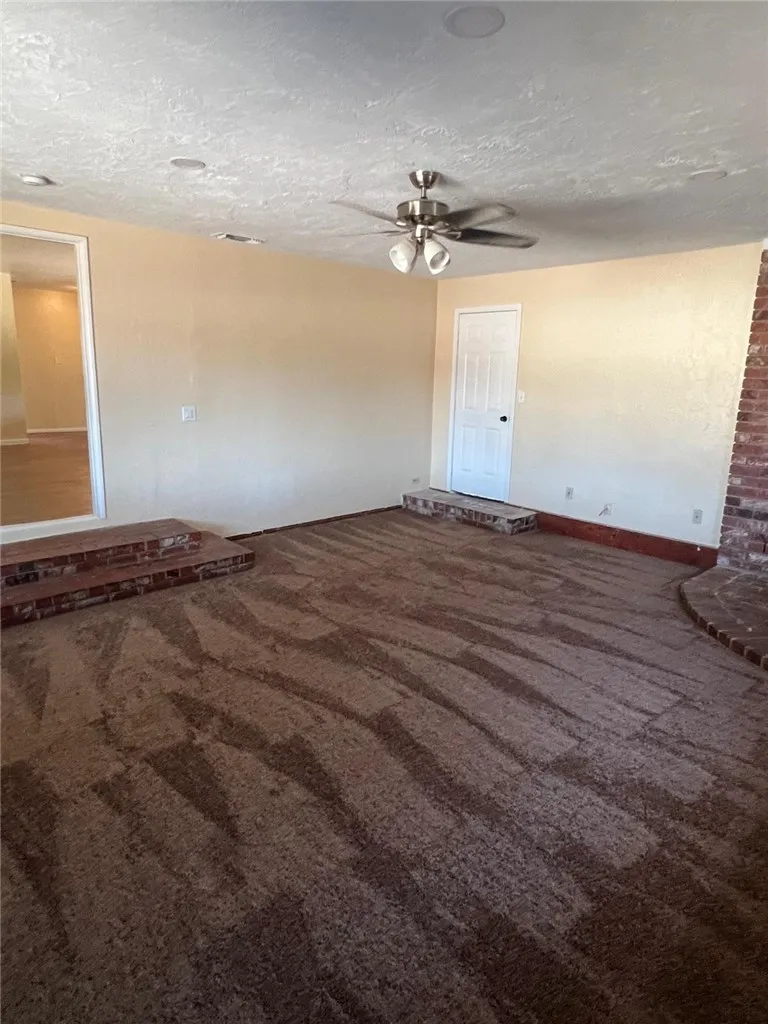 3216 Laurel Bakersfield, CA 93304