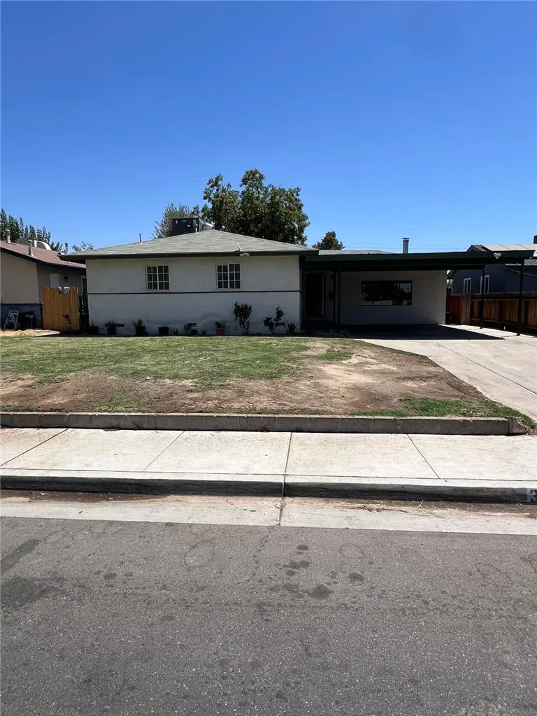 3216 Laurel Bakersfield, CA 93304