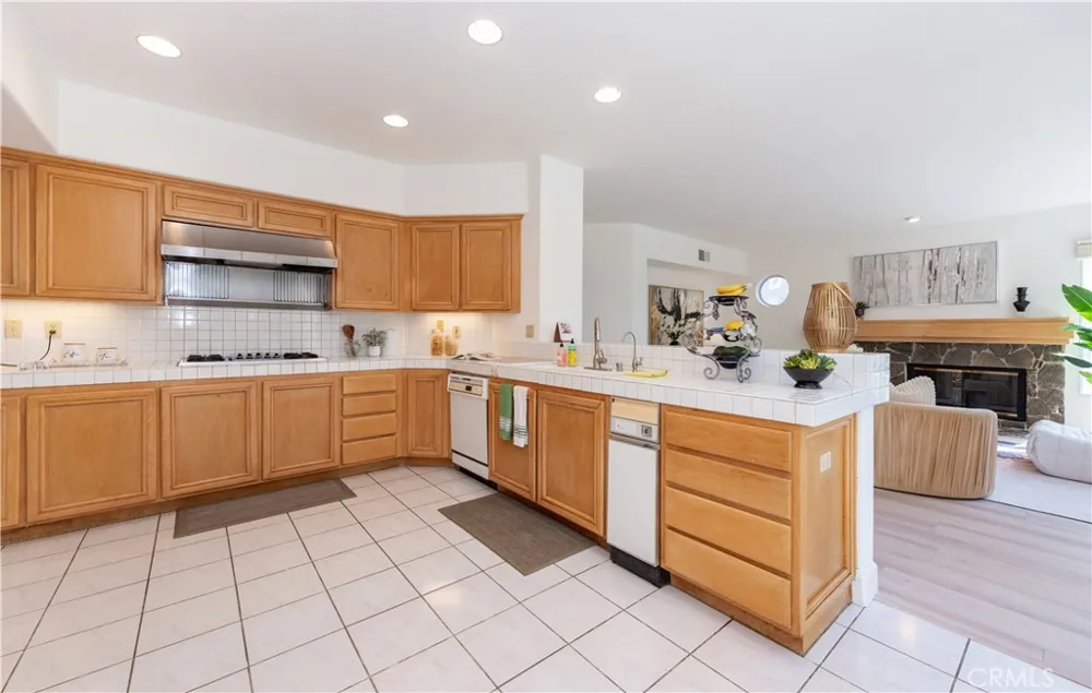 18817 Jeffrey Avenue Cerritos, CA 90703