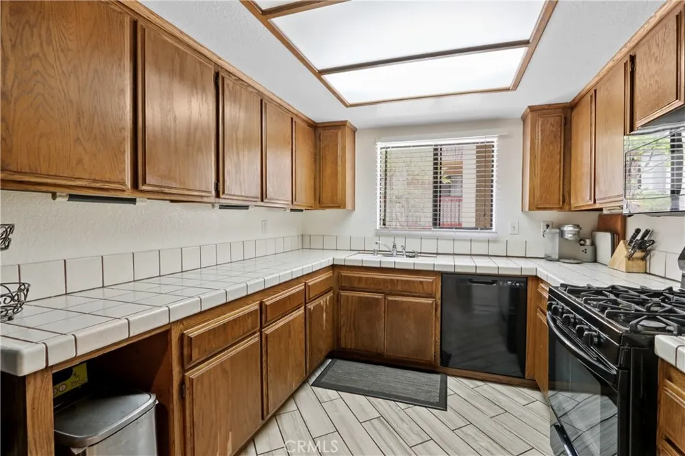 2101 E 21st #102 Signal Hill, CA 90755