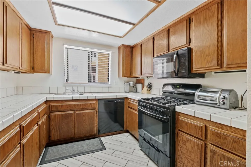 2101 E 21st #102 Signal Hill, CA 90755
