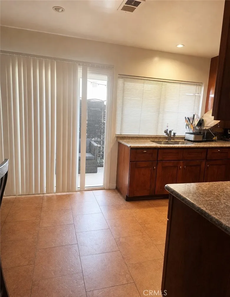 2546 E Park #C Anaheim, CA 92806